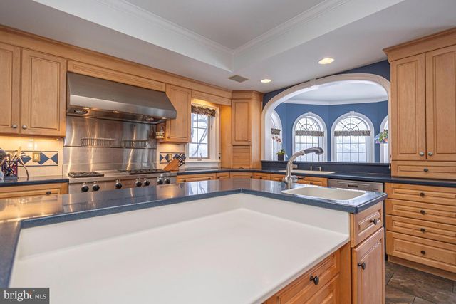 1710 SCOTT DR, Newtown, PA 18940