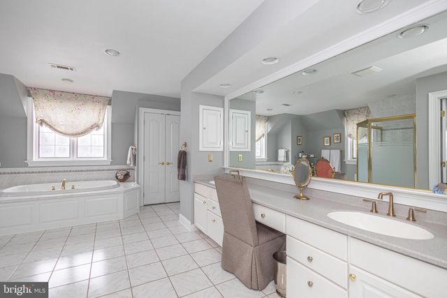 1710 SCOTT DR, Newtown, PA 18940