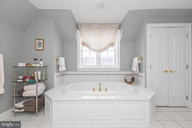 1710 SCOTT DR, Newtown, PA 18940
