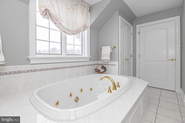 1710 SCOTT DR, Newtown, PA 18940