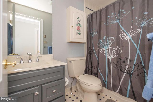 1710 SCOTT DR, Newtown, PA 18940