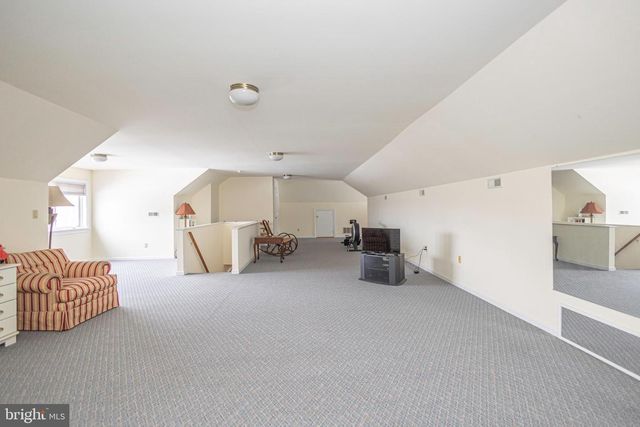 1710 SCOTT DR, Newtown, PA 18940