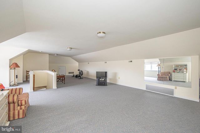 1710 SCOTT DR, Newtown, PA 18940