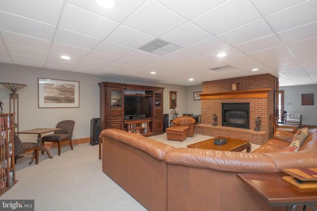 1710 SCOTT DR, Newtown, PA 18940