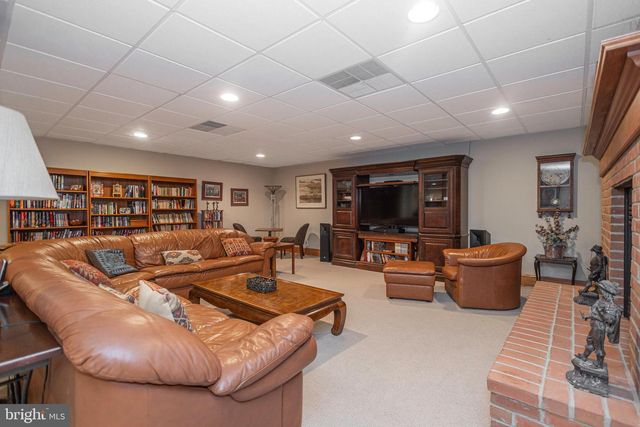 1710 SCOTT DR, Newtown, PA 18940