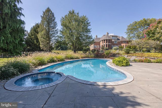 1710 SCOTT DR, Newtown, PA 18940