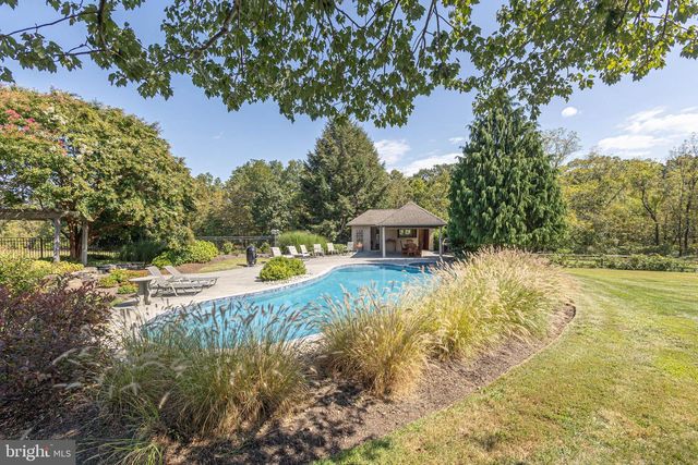 1710 SCOTT DR, Newtown, PA 18940