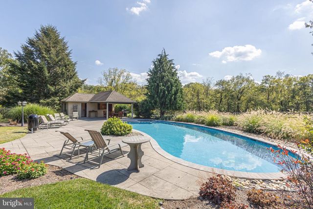 1710 SCOTT DR, Newtown, PA 18940