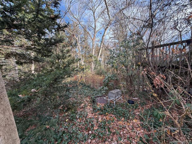 33 Roxbury Street, Huntington Station, NY 11746