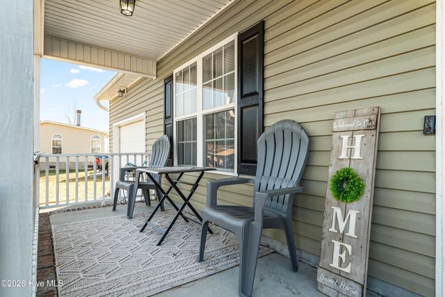 98 Meadow Farms Road, Richlands, NC 28574