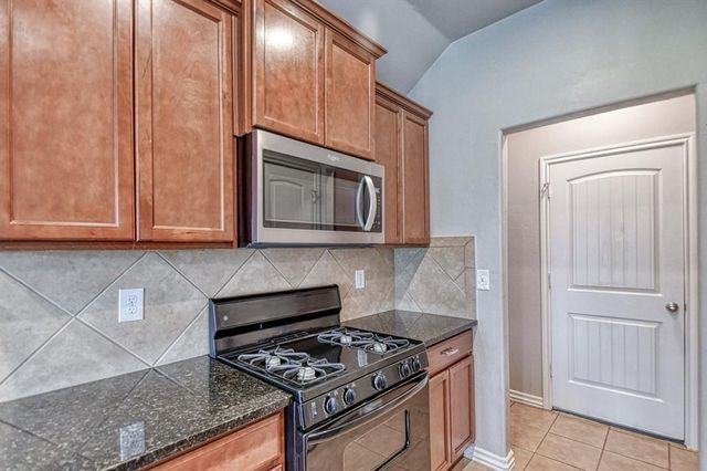 4109 Johnson Farms Drive, Mustang, OK 73064