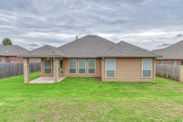 4109 Johnson Farms Drive, Mustang, OK 73064