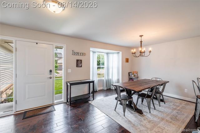 312 Dakota Lane, White Lake, MI 48386
