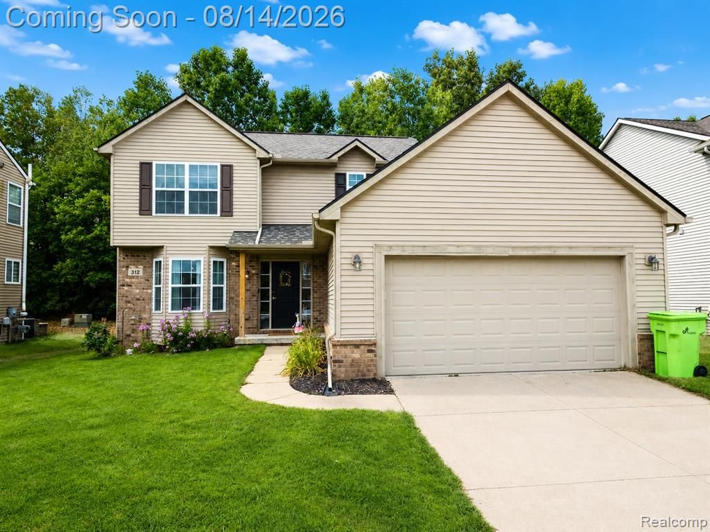 312 Dakota Lane, White Lake, MI 48386