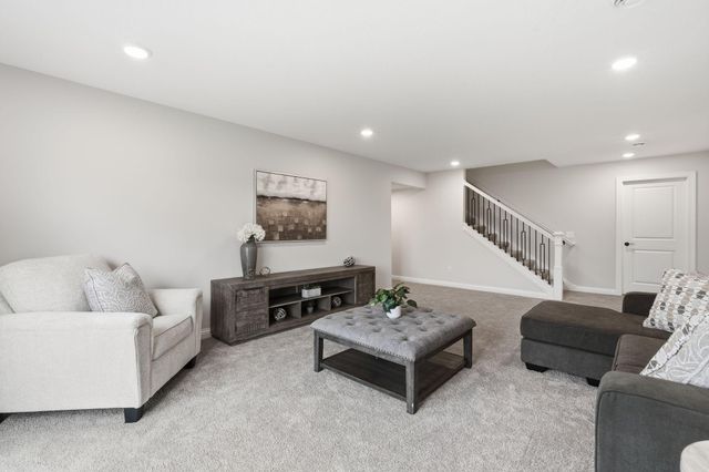 1727 Spruce Street, Farmington, MN 55024