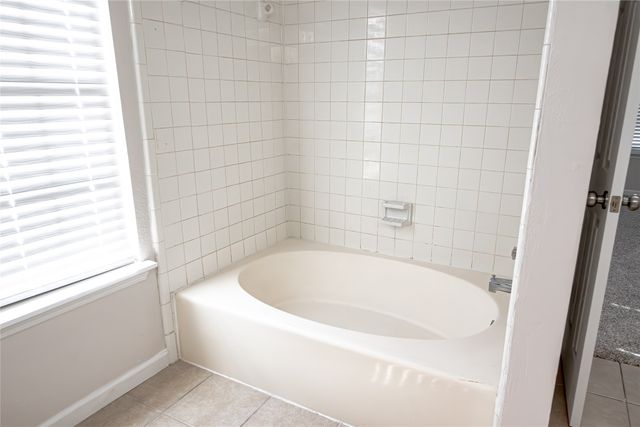 2558 Slaton Drive, Grand Prairie, TX 75052