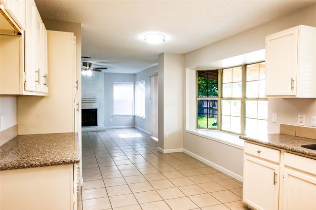 2558 Slaton Drive, Grand Prairie, TX 75052