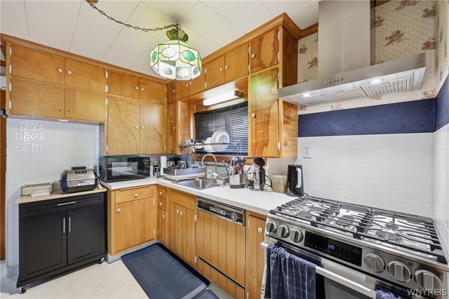 52 Albemarle Street, Buffalo, NY 14207