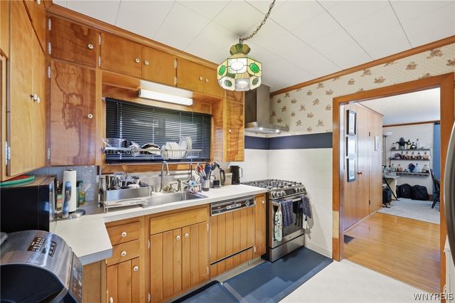 52 Albemarle Street, Buffalo, NY 14207