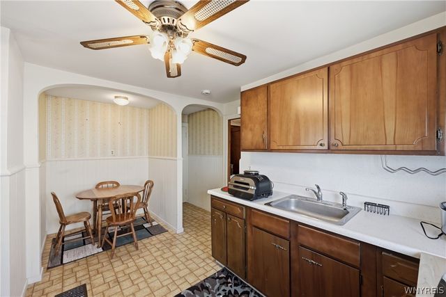 52 Albemarle Street, Buffalo, NY 14207