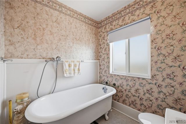 52 Albemarle Street, Buffalo, NY 14207