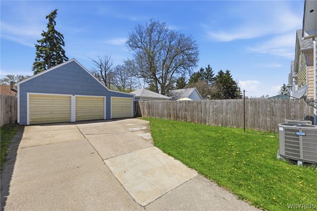 52 Albemarle Street, Buffalo, NY 14207