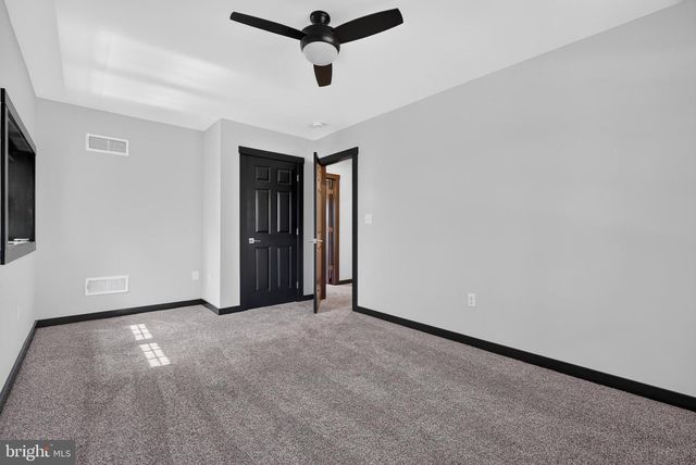 2026 JOANN AVE, Hummelstown, PA 17036