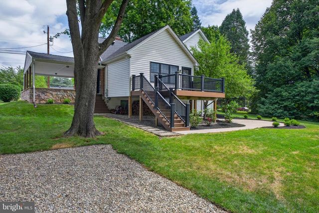 2026 JOANN AVE, Hummelstown, PA 17036