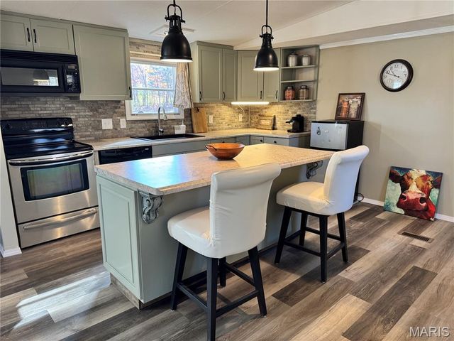 24620 Frontier Trail, Warrenton, MO 63383