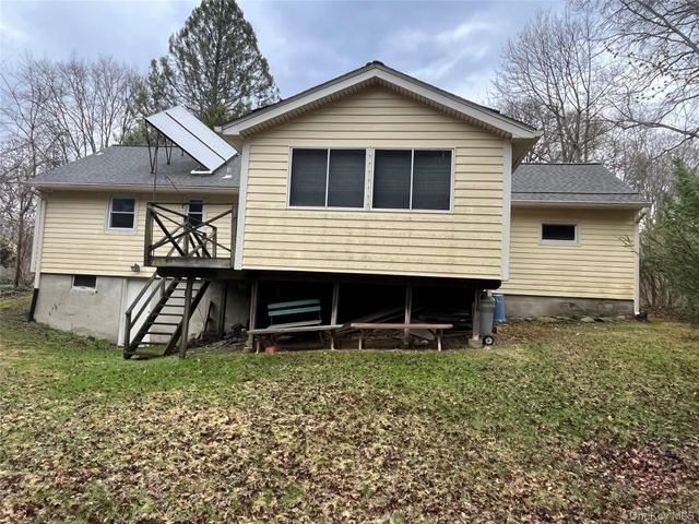 9 Sherwood Drive, Poughkeepsie, NY 12603