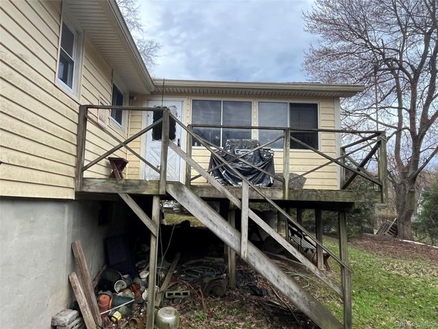 9 Sherwood Drive, Poughkeepsie, NY 12603