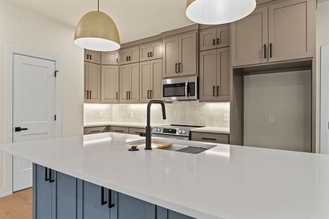 7 Lockerbie Circle, Bella Vista, AR 72715