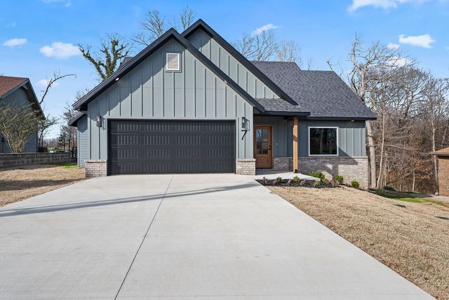 7 Lockerbie Circle, Bella Vista, AR 72715