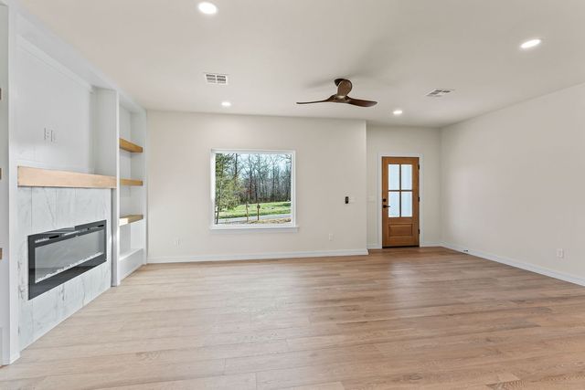 7 Lockerbie Circle, Bella Vista, AR 72715