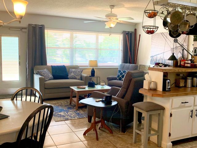 116 Canterbury E, West Palm Beach, FL 33417