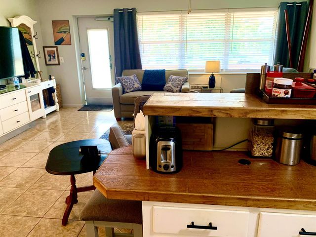 116 Canterbury E, West Palm Beach, FL 33417