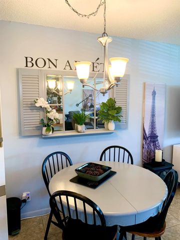 116 Canterbury E, West Palm Beach, FL 33417