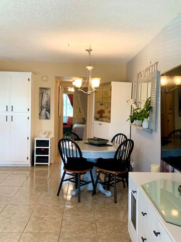 116 Canterbury E, West Palm Beach, FL 33417