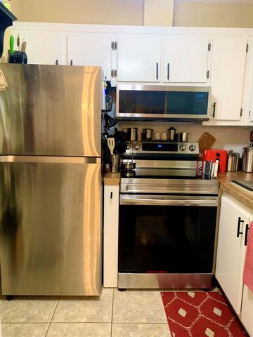 116 Canterbury E, West Palm Beach, FL 33417