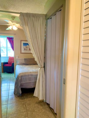 116 Canterbury E, West Palm Beach, FL 33417