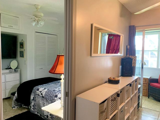 116 Canterbury E, West Palm Beach, FL 33417