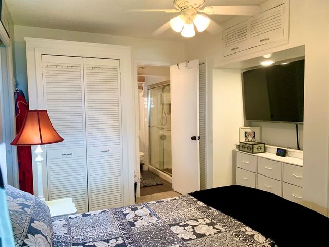 116 Canterbury E, West Palm Beach, FL 33417