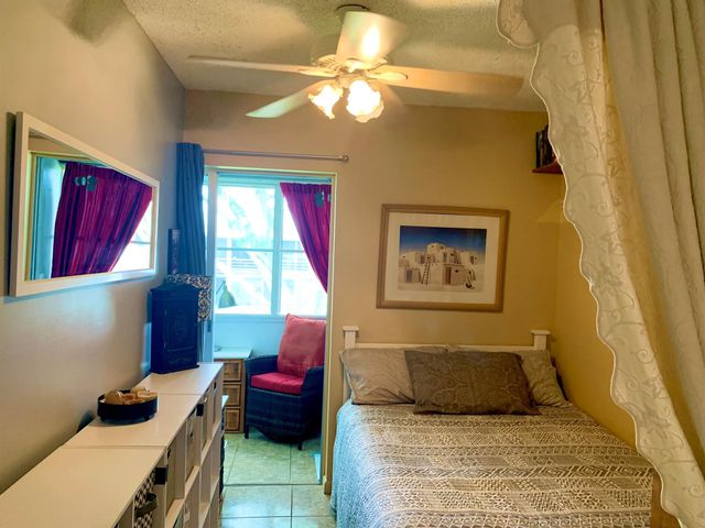 116 Canterbury E, West Palm Beach, FL 33417