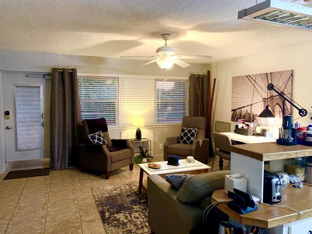 116 Canterbury E, West Palm Beach, FL 33417