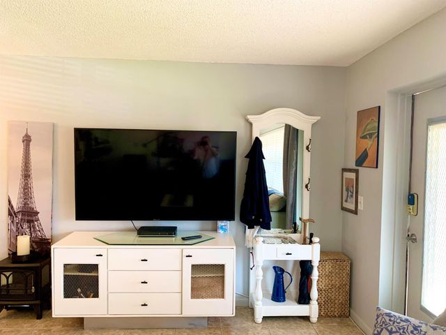 116 Canterbury E, West Palm Beach, FL 33417