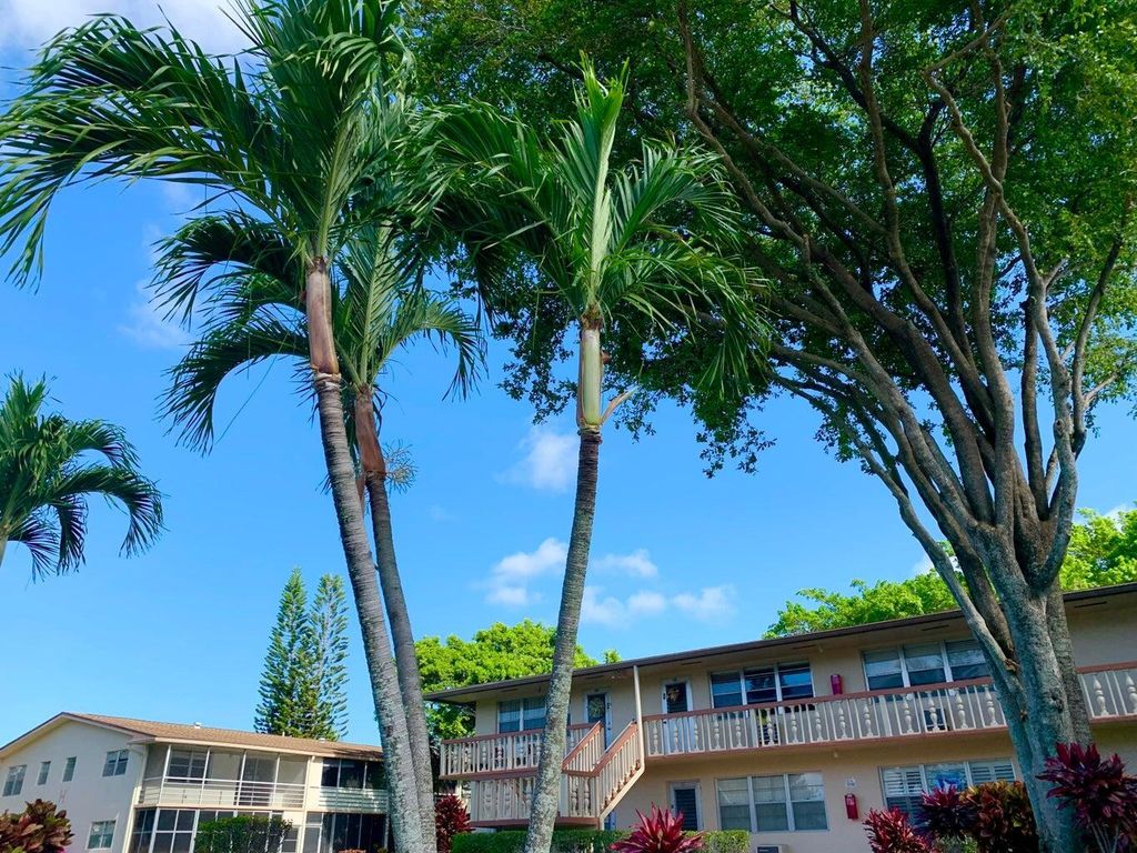 116 Canterbury E, West Palm Beach, FL 33417