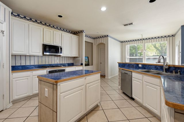 3480 DAISY Lane, Grand Prairie, TX 75052