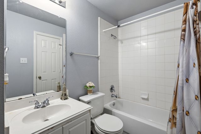 3480 DAISY Lane, Grand Prairie, TX 75052