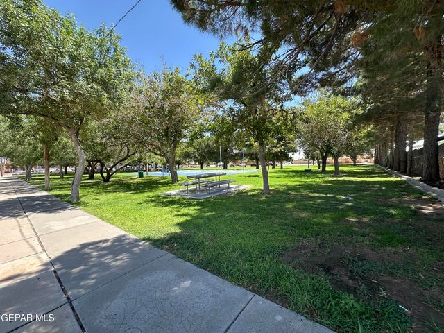 8920 Kenneth Street, El Paso, TX 79904