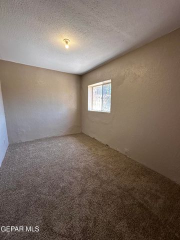 8920 Kenneth Street, El Paso, TX 79904